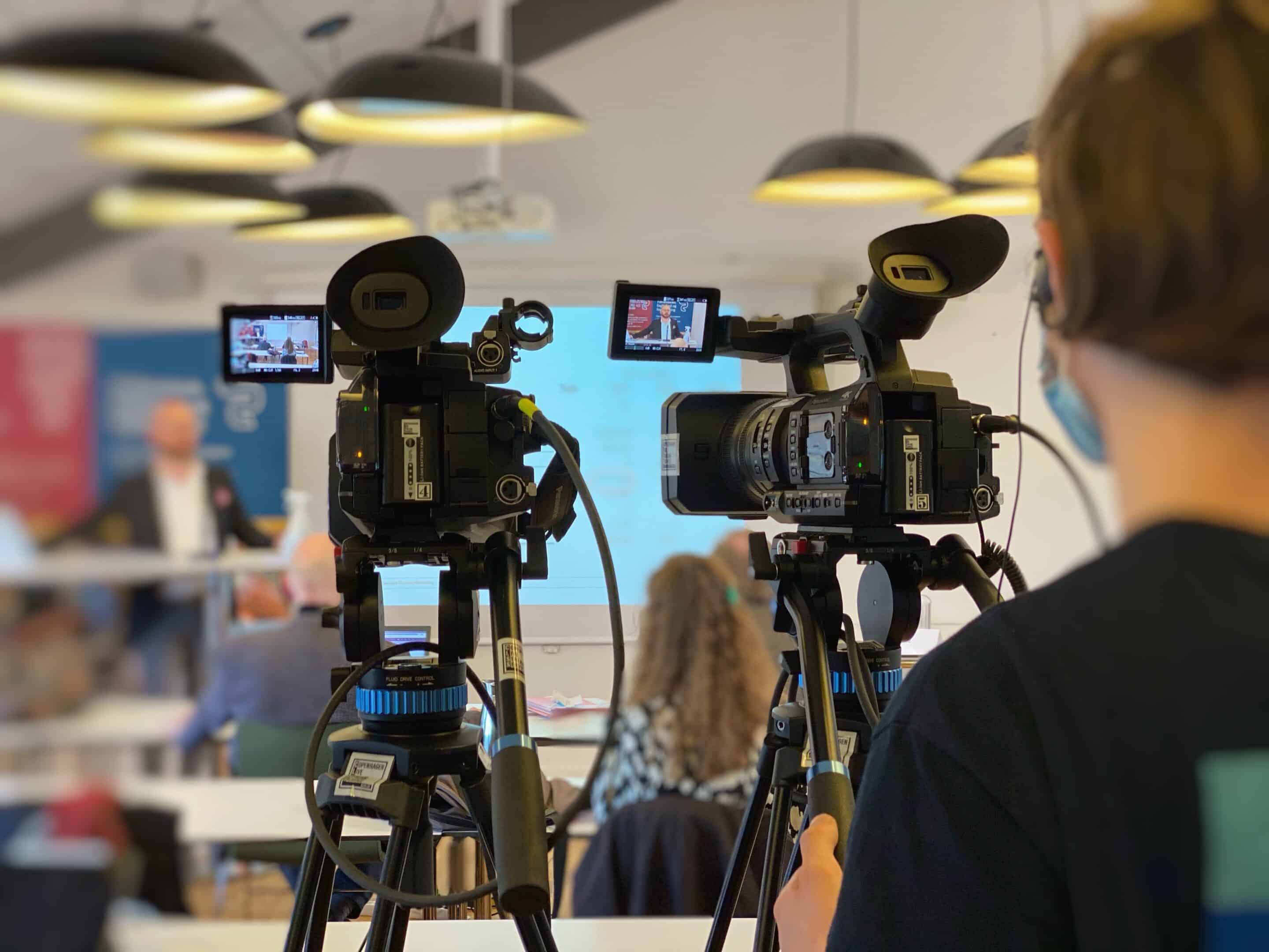 Webinar produceret i TV-format i studie